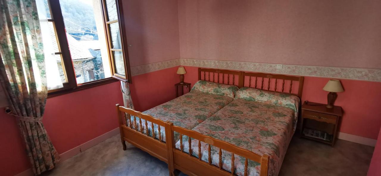 Le Fidele Bed and Breakfast Saint-Chamant Εξωτερικό φωτογραφία